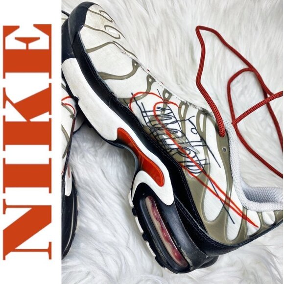 NIKE Air Max Plus TN Script Swoosh Platnium Sneakers, Size 5 (Youth) - Picture 9 of 9